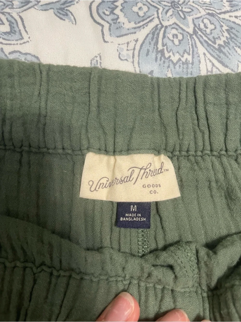 Women’s Universal Thread 100% Cotton Olive Green Shorts - Picture 2 of 5